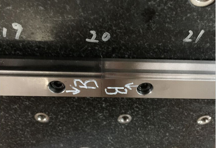 超長4米以上直線滑軌導(dǎo)軌的安裝方法